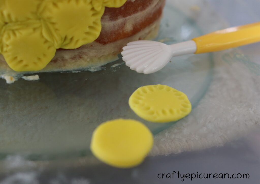 Detailing the Fondant