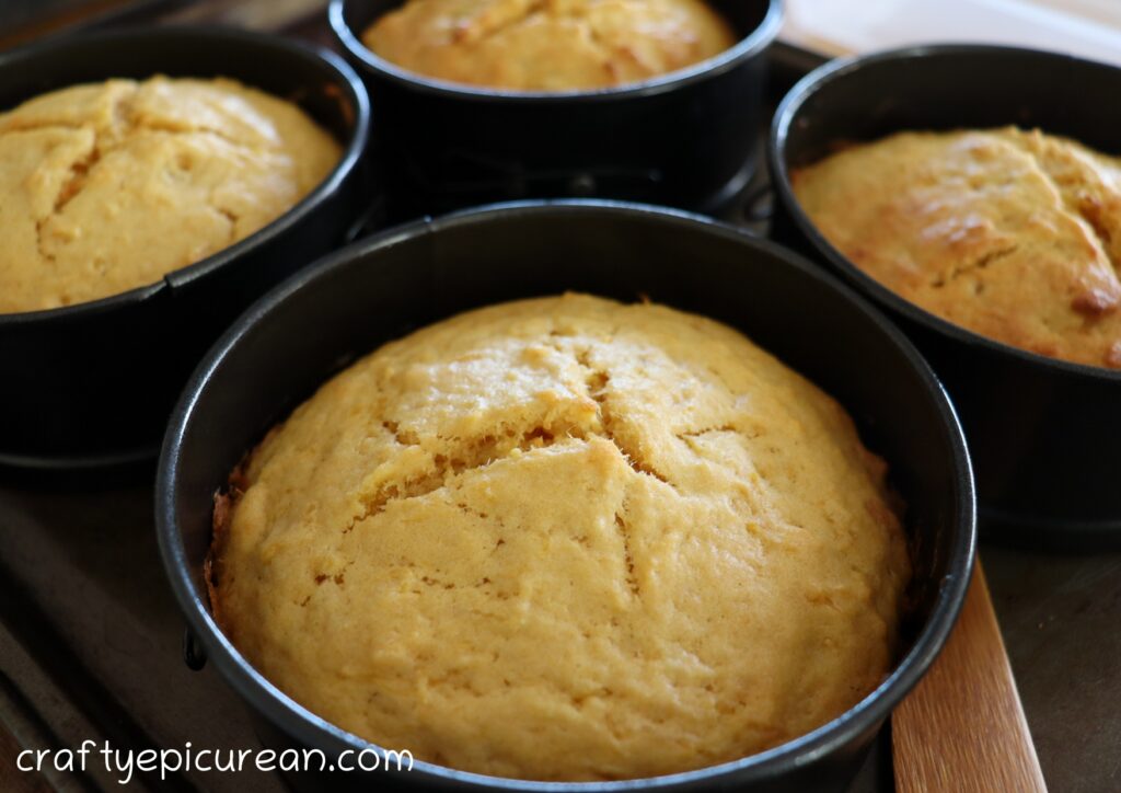 mini pineapple cakes